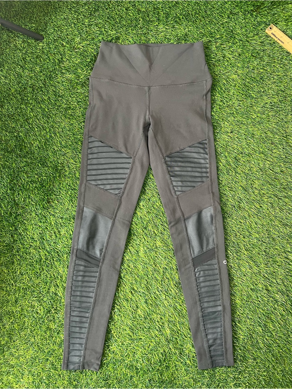 Alo Yoga Moto Leggings high waisted gray size small women’s
